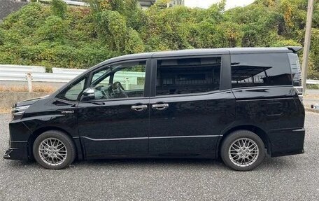 Toyota Voxy III, 2021 год, 1 767 000 рублей, 6 фотография