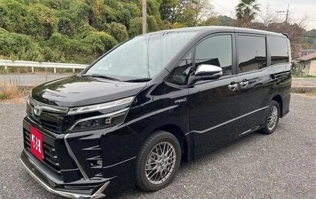 Toyota Voxy III, 2021 год, 1 767 000 рублей, 7 фотография