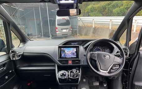 Toyota Voxy III, 2021 год, 1 767 000 рублей, 13 фотография