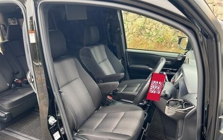 Toyota Voxy III, 2021 год, 1 767 000 рублей, 9 фотография