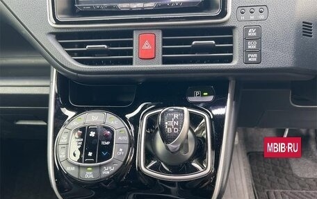 Toyota Voxy III, 2021 год, 1 767 000 рублей, 11 фотография