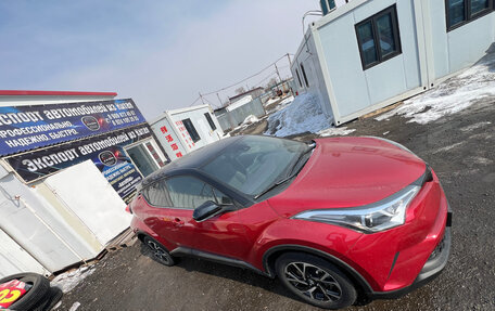 Toyota C-HR I рестайлинг, 2021 год, 2 300 000 рублей, 8 фотография