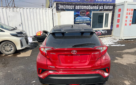 Toyota C-HR I рестайлинг, 2021 год, 2 300 000 рублей, 11 фотография