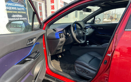 Toyota C-HR I рестайлинг, 2021 год, 2 300 000 рублей, 15 фотография