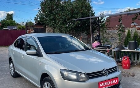 Volkswagen Polo VI (EU Market), 2013 год, 720 000 рублей, 1 фотография