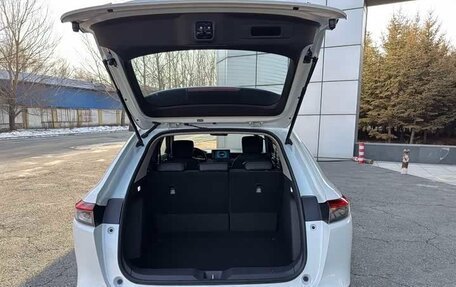 Honda Vezel, 2023 год, 1 700 000 рублей, 17 фотография