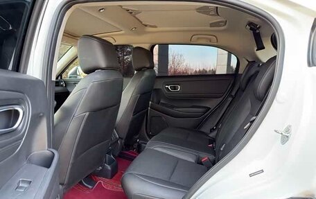 Honda Vezel, 2023 год, 1 700 000 рублей, 16 фотография