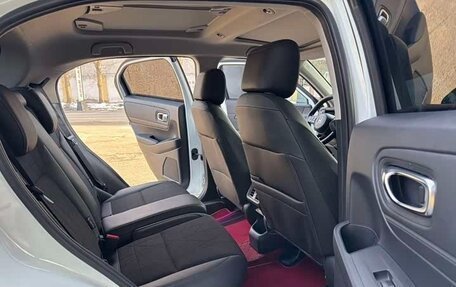 Honda Vezel, 2023 год, 1 700 000 рублей, 18 фотография