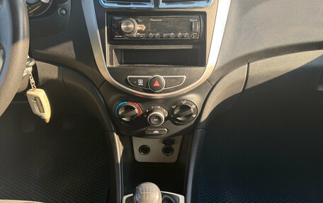 Hyundai Solaris II рестайлинг, 2012 год, 545 000 рублей, 9 фотография