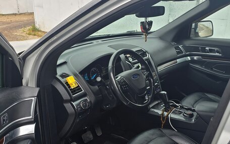 Ford Explorer VI, 2017 год, 2 500 000 рублей, 6 фотография