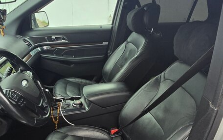 Ford Explorer VI, 2017 год, 2 500 000 рублей, 8 фотография