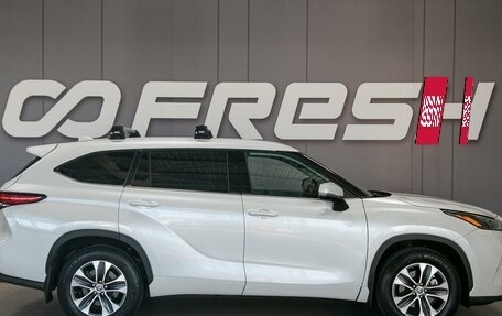 Toyota Highlander, 2022 год, 4 305 000 рублей, 5 фотография
