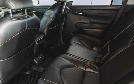 Toyota Highlander, 2022 год, 4 305 000 рублей, 13 фотография