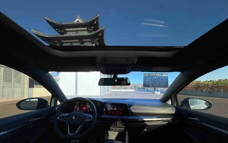 Volkswagen Golf VIII, 2022 год, 2 040 000 рублей, 18 фотография