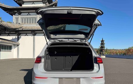 Volkswagen Golf VIII, 2022 год, 2 040 000 рублей, 21 фотография