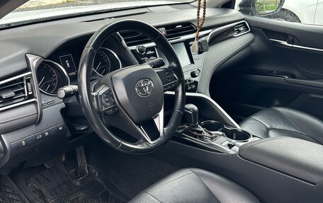Toyota Camry, 2018 год, 2 380 000 рублей, 3 фотография