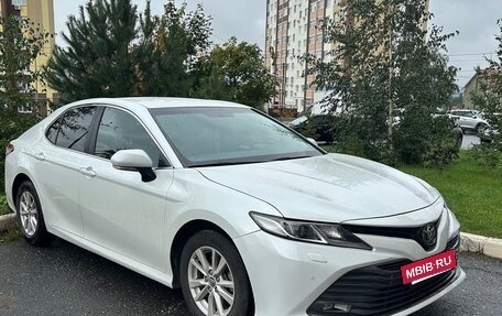 Toyota Camry, 2018 год, 2 380 000 рублей, 2 фотография