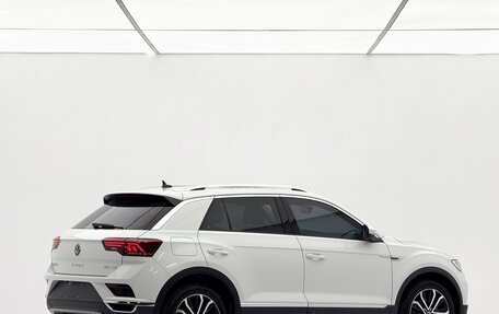 Volkswagen T-Roc I, 2022 год, 1 540 000 рублей, 2 фотография