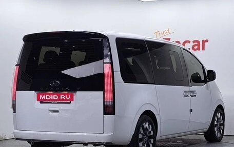 Hyundai Staria, 2022 год, 6 550 000 рублей, 2 фотография