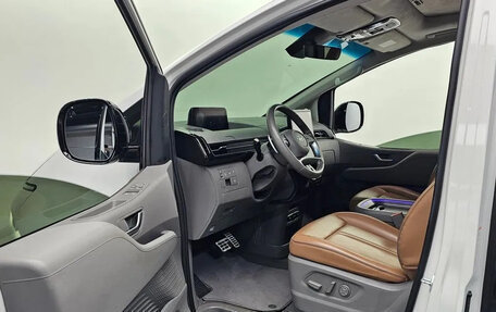 Hyundai Staria, 2022 год, 6 550 000 рублей, 15 фотография