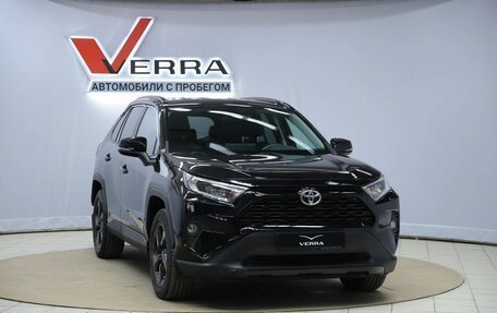 Toyota RAV4, 2021 год, 3 690 000 рублей, 3 фотография