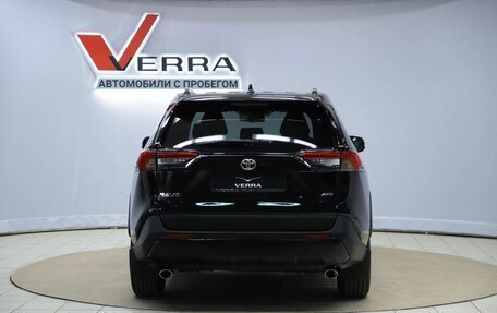 Toyota RAV4, 2021 год, 3 690 000 рублей, 6 фотография