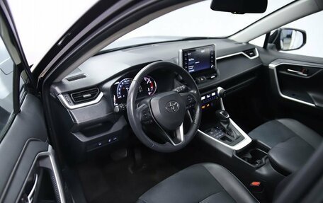 Toyota RAV4, 2021 год, 3 690 000 рублей, 10 фотография