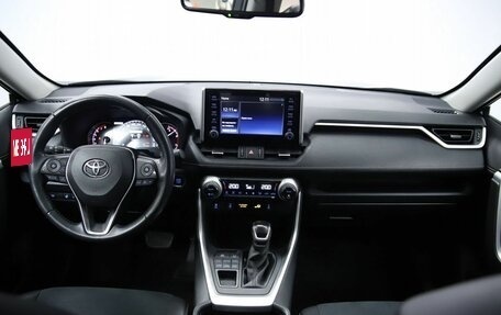 Toyota RAV4, 2021 год, 3 690 000 рублей, 12 фотография