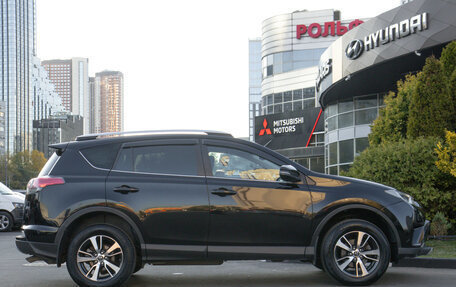 Toyota RAV4, 2017 год, 2 098 000 рублей, 3 фотография