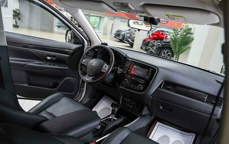 Mitsubishi Outlander III рестайлинг 3, 2017 год, 1 750 000 рублей, 5 фотография