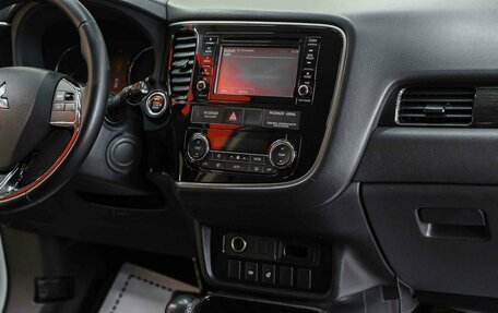 Mitsubishi Outlander III рестайлинг 3, 2017 год, 1 750 000 рублей, 12 фотография