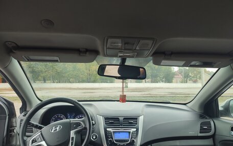 Hyundai Solaris II рестайлинг, 2013 год, 400 000 рублей, 8 фотография