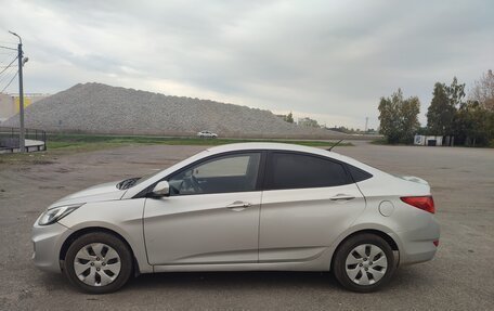Hyundai Solaris II рестайлинг, 2013 год, 400 000 рублей, 5 фотография