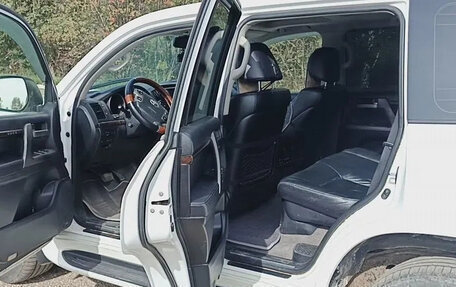 Toyota Land Cruiser 200, 2011 год, 3 300 000 рублей, 2 фотография