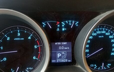Toyota Land Cruiser 200, 2011 год, 3 300 000 рублей, 7 фотография