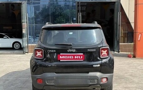 Jeep Renegade I рестайлинг, 2017 год, 1 025 000 рублей, 2 фотография