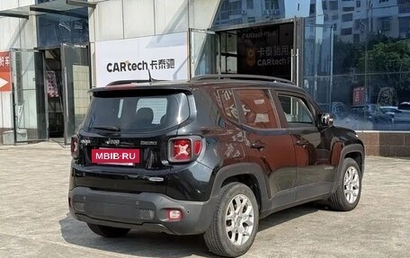 Jeep Renegade I рестайлинг, 2017 год, 1 025 000 рублей, 3 фотография