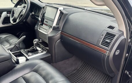 Toyota Land Cruiser 200, 2015 год, 4 600 000 рублей, 10 фотография