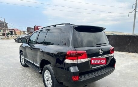 Toyota Land Cruiser 200, 2015 год, 4 600 000 рублей, 2 фотография