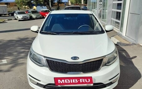 KIA Rio III рестайлинг, 2015 год, 930 000 рублей, 2 фотография