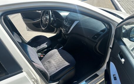 Hyundai Solaris II рестайлинг, 2016 год, 890 000 рублей, 10 фотография