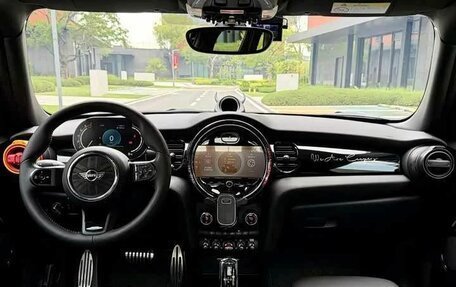 MINI Hatch, 2023 год, 2 055 010 рублей, 12 фотография