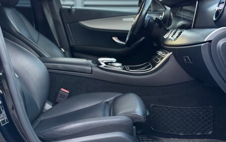 Mercedes-Benz E-Класс, 2019 год, 2 180 000 рублей, 10 фотография