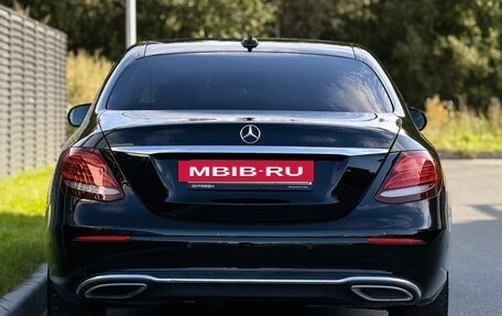 Mercedes-Benz E-Класс, 2019 год, 2 180 000 рублей, 19 фотография