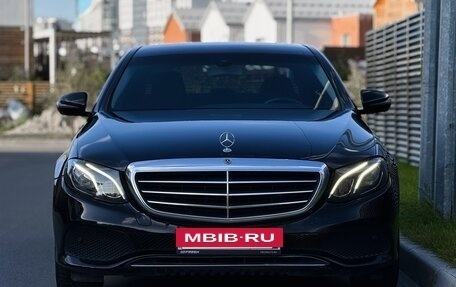 Mercedes-Benz E-Класс, 2019 год, 2 180 000 рублей, 20 фотография