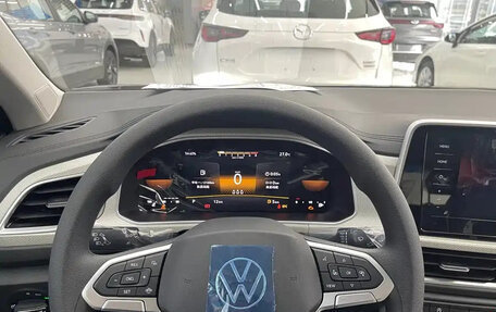 Volkswagen T-Roc I, 2026 год, 2 500 000 рублей, 8 фотография