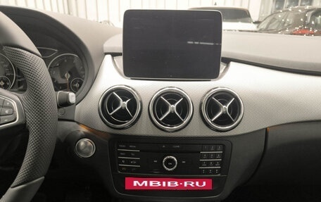 Mercedes-Benz B-Класс, 2018 год, 2 650 000 рублей, 19 фотография