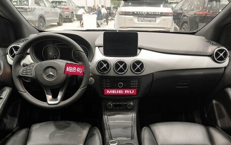Mercedes-Benz B-Класс, 2018 год, 2 650 000 рублей, 18 фотография