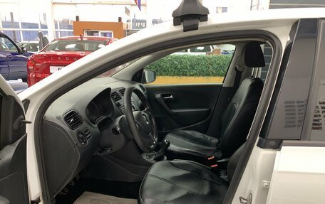 Volkswagen Polo VI (EU Market), 2015 год, 399 000 рублей, 13 фотография
