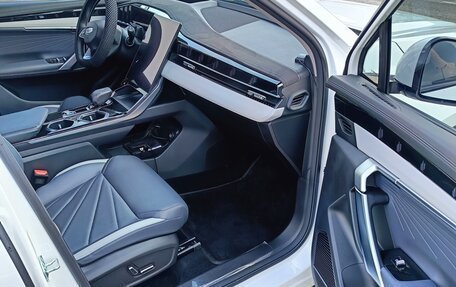 Geely Atlas, 2024 год, 3 000 000 рублей, 12 фотография
